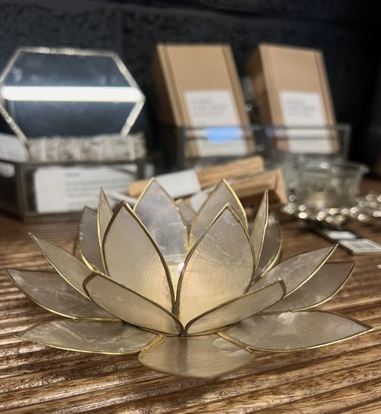 Telysholder White Lotus